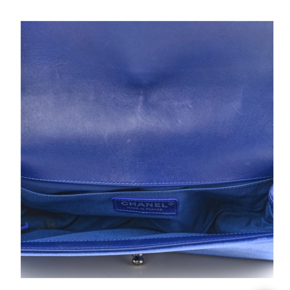 Blue Velvet Chanel medium boy flap - Picture 11 of 12